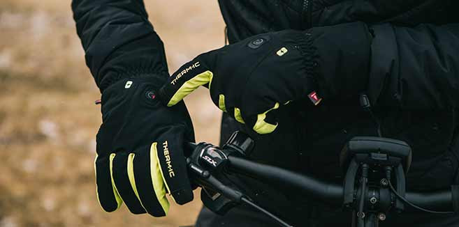 Outdoor heated gloves for men